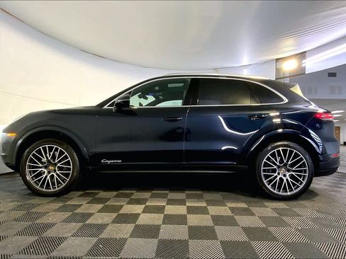 Used 2023 Porsche Cayenne image 2