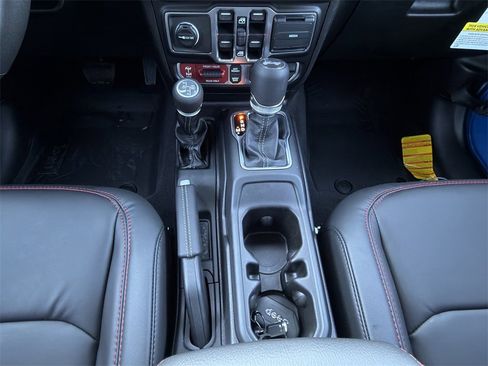 New 2025 Jeep Wrangler Unlimited Rubicon image 17