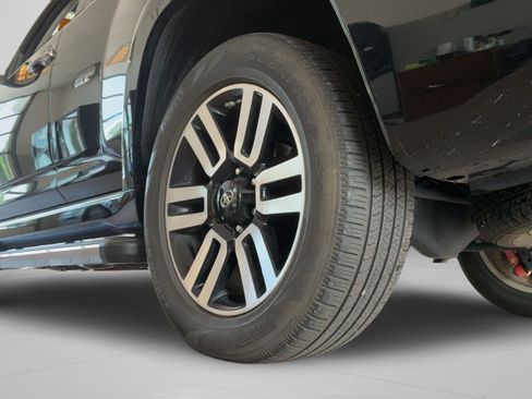 Used 2018 Toyota 4Runner Limited AWD/4WD image 40