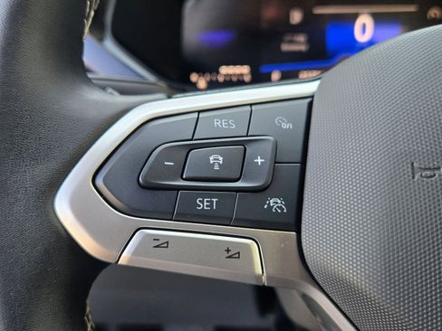 Used 2024 Volkswagen Taos SE image 13