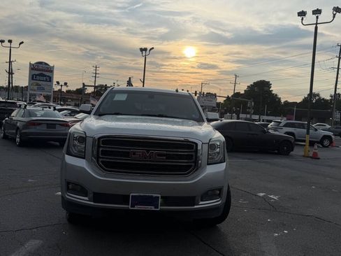 Used 2015 GMC Yukon XL SLE AWD/4WD image 8