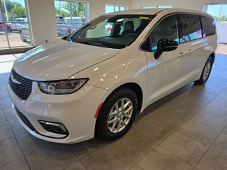 Used 2026 Chrysler Pacifica Select FWD video 1