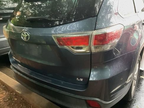 Used 2014 Toyota Highlander LE FWD image 7