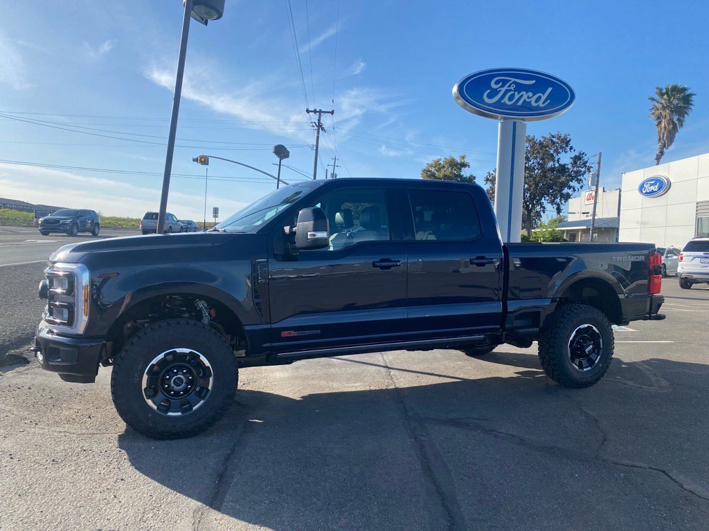 New 2025 Ford F250 Lariat w/ Lariat Ultimate Package AWD/4WD image 2