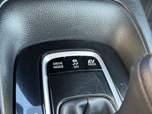 Used 2024 Toyota Corolla LE FWD image 24