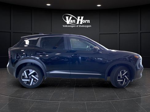 Used 2025 Nissan Kicks SV FWD image 8