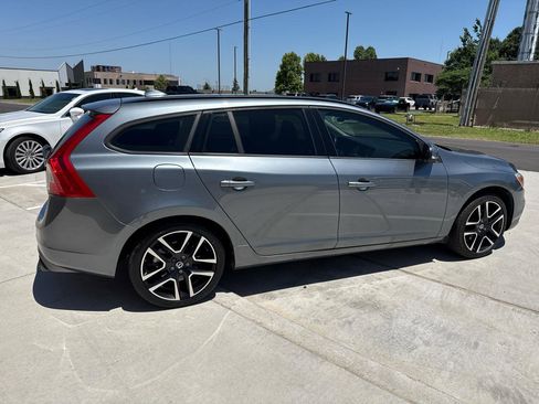 Used 2018 Volvo V60 T5 Dynamic w/ Vision Package FWD image 10