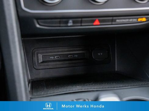 Used 2021 Volkswagen Atlas Cross Sport SE image 25