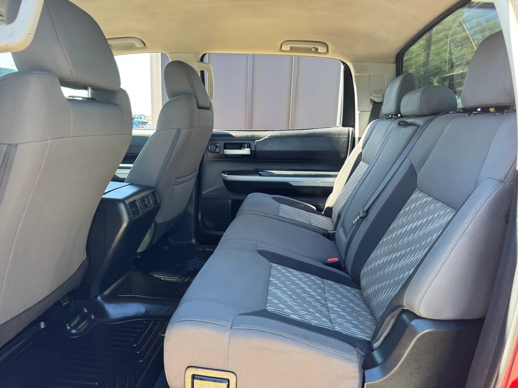 Used 2020 Toyota Tundra SR5 w/ SR5 Convenience Package RWD image 17