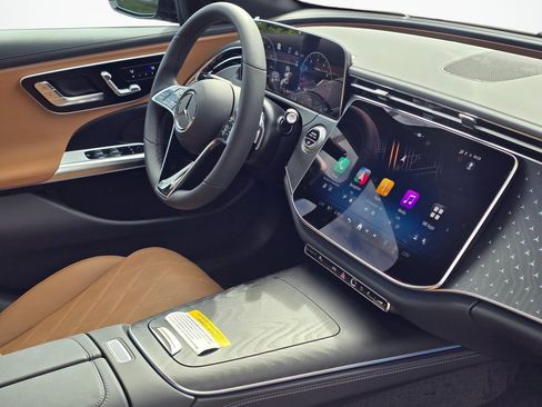 New 2026 Mercedes-Benz E 450 4MATIC Sedan image 25