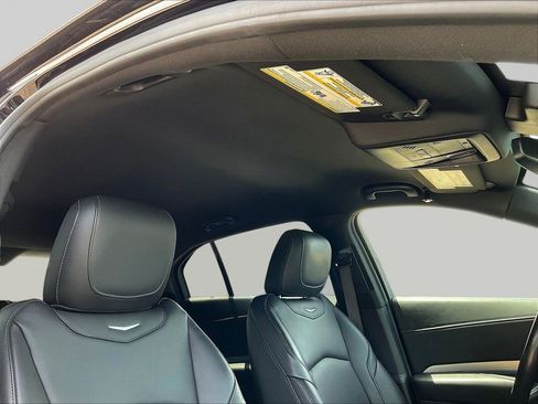 Used 2020 Cadillac XT4 Premium Luxury AWD/4WD image 26