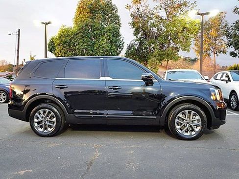 Used 2024 Kia Telluride LX image 7
