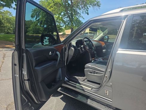 Used 2019 INFINITI QX80 Luxe AWD/4WD image 12