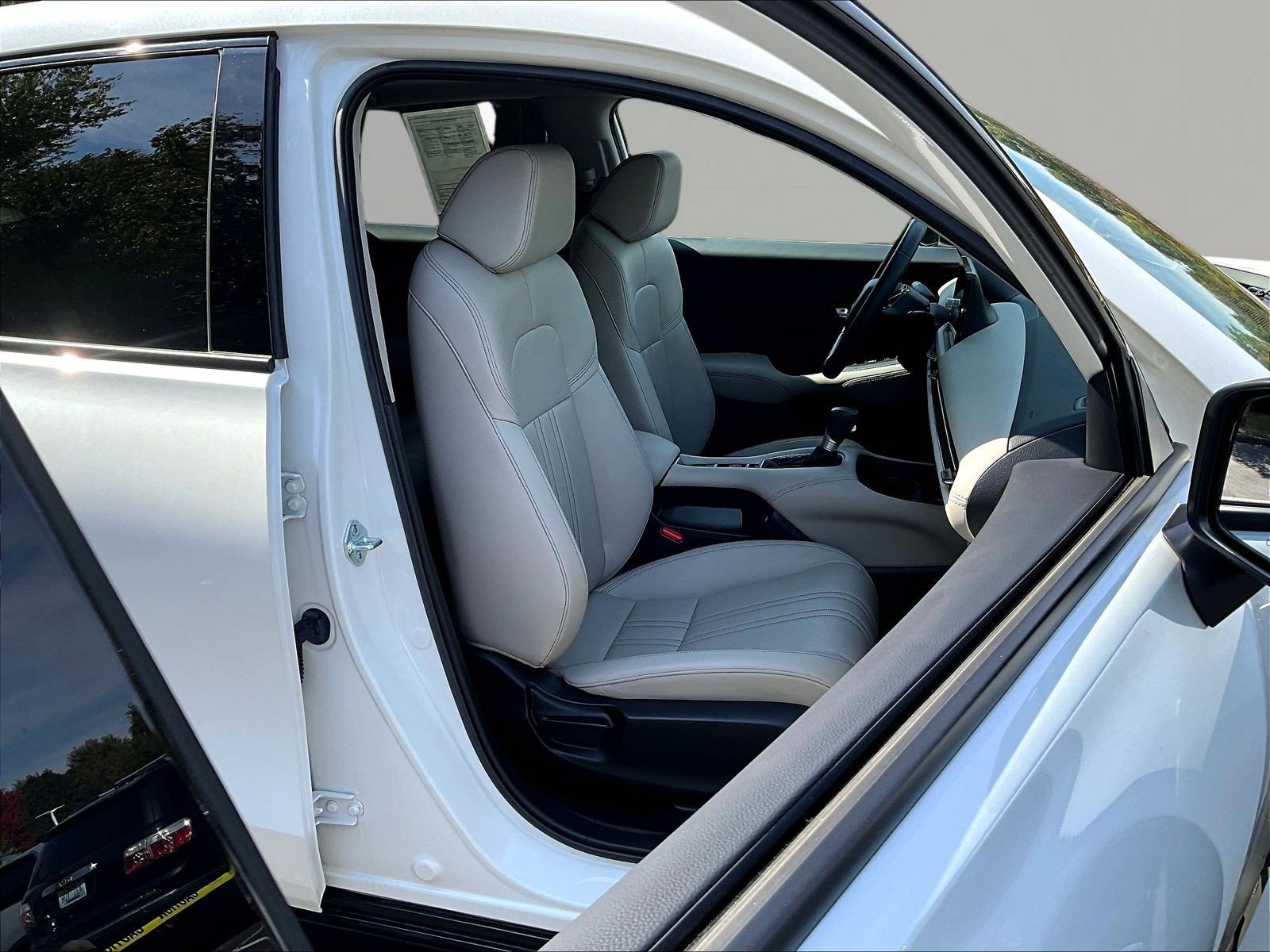 Used 2023 Honda HR-V EX-L image 29