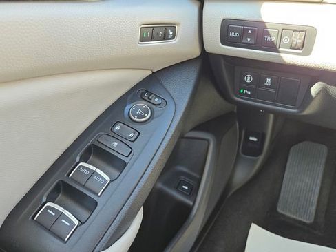 Used 2018 Honda Accord Touring image 21