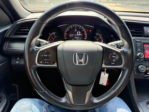 Used 2017 Honda Civic Sport image 12