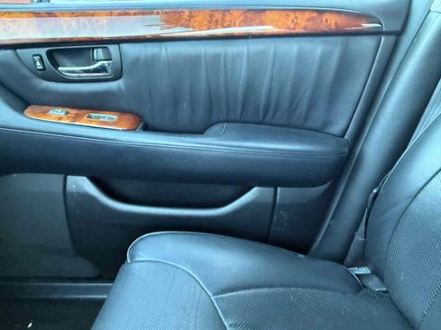 Used 2005 Lexus LS 430 RWD image 35