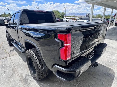 Used 2025 Chevrolet Silverado 3500 LTZ w/ LTZ Plus Package AWD/4WD image 11