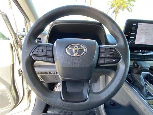 Certified 2024 Toyota Sienna LE image 24