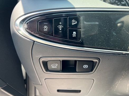 Used 2025 Genesis GV70 2.5T AWD/4WD image 16
