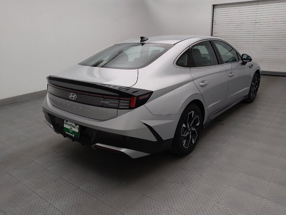 Used 2025 Hyundai Sonata SEL FWD image 9