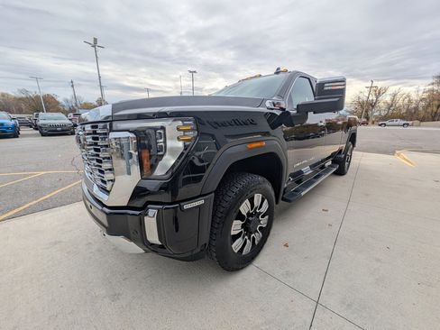 Used 2024 GMC Sierra 2500 Denali w/ Denali Reserve Package image 8