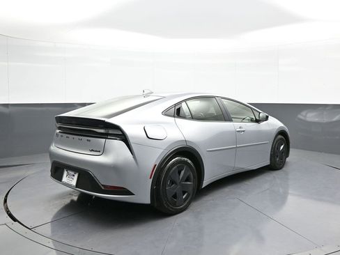 Certified 2024 Toyota Prius Prime SE image 6