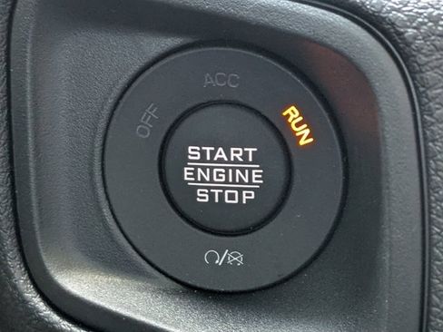 New 2025 Jeep Gladiator Sport image 24