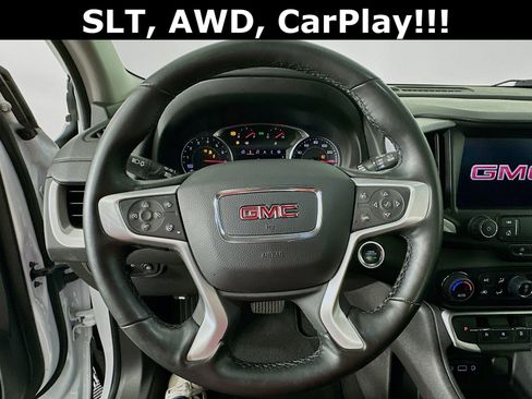 Used 2024 GMC Terrain SLT image 12