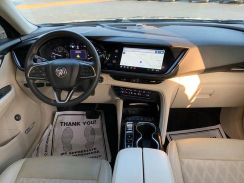 Used 2022 Buick Envision Avenir w/ Technology Package II image 9