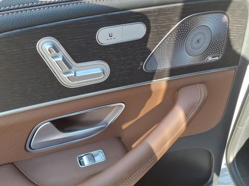 Used 2024 Mercedes-Benz GLS 580 4MATIC image 19