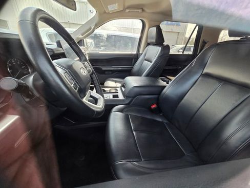 Used 2024 Ford Expedition Max XLT image 7
