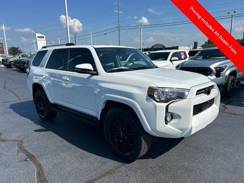 Used 2024 Toyota 4Runner SR5 Premium w/ Moonroof Package AWD/4WD image 26