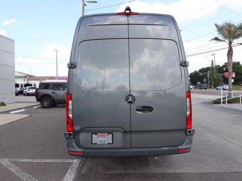 Used 2022 Mercedes-Benz Sprinter 4500 w/ Parking Package image 10