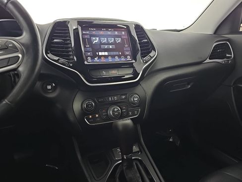 Used 2020 Jeep Cherokee Limited FWD image 19