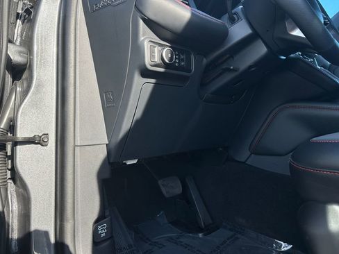 Used 2025 Ford Explorer ST-Line w/ ST-Line Street Pack image 21