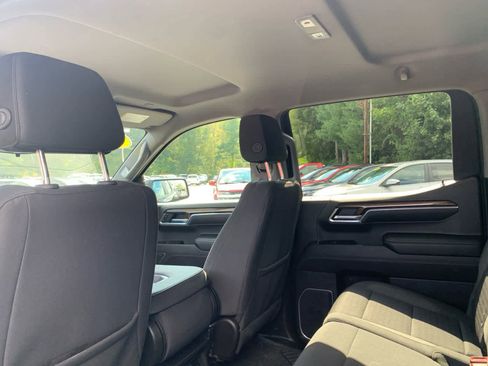 Used 2023 Chevrolet Silverado 1500 LT Trail Boss image 32