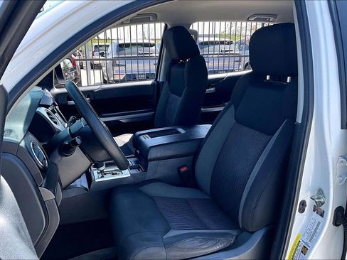 Used 2017 Toyota Tundra SR5 w/ SR5 Upgrade Package image 31