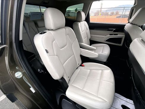 Used 2023 Kia Telluride SX image 20