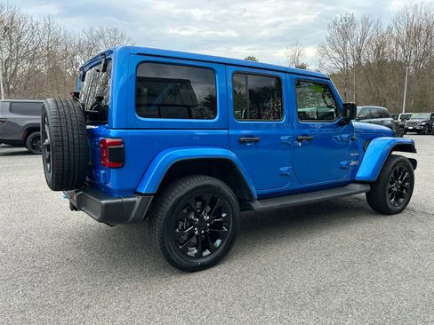 Used 2023 Jeep Wrangler Unlimited Sahara w/ Cold Weather Group AWD/4WD image 4
