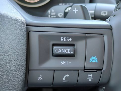 Certified 2026 Nissan Rogue SV FWD image 43
