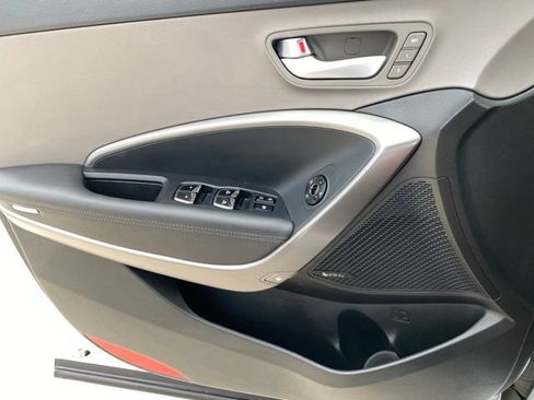 Used 2018 Hyundai Santa Fe Sport FWD image 13