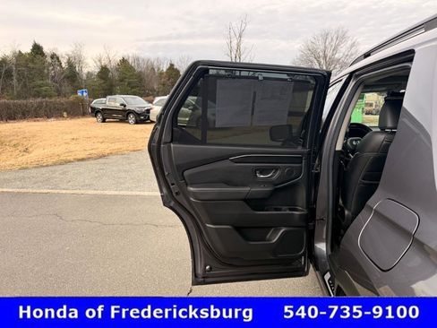 Certified 2025 Honda Pilot Elite image 19