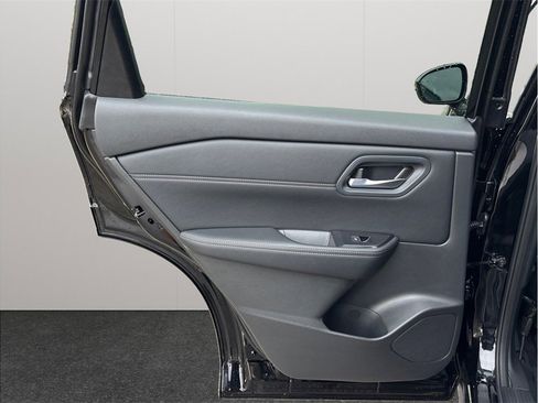 Used 2026 Nissan Rogue SL image 38