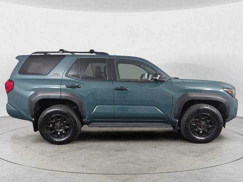 Used 2025 Toyota 4Runner TRD Off-Road Premium AWD/4WD image 4