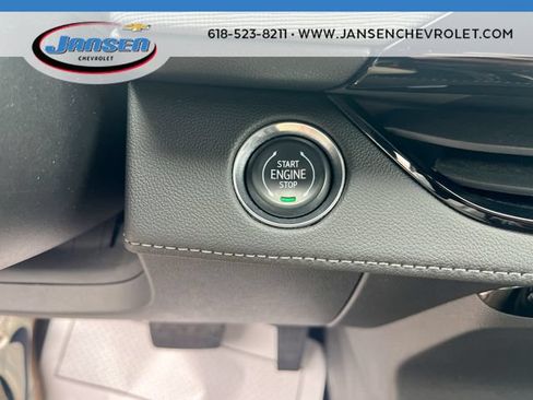Used 2025 Buick Enclave Preferred AWD/4WD image 17