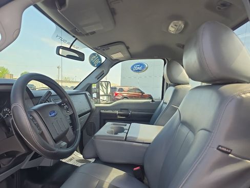 Used 2015 Ford F250 XL w/ Power Equipment Group AWD/4WD image 16