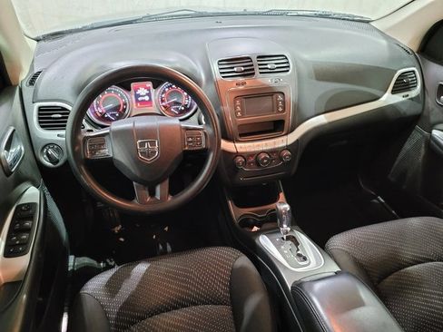 Used 2020 Dodge Journey SE image 4