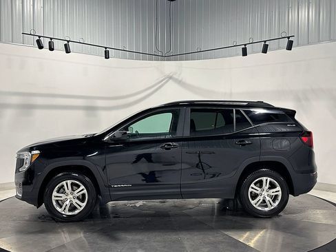 Used 2024 GMC Terrain SLE w/ Driver Convenience Package AWD/4WD image 14