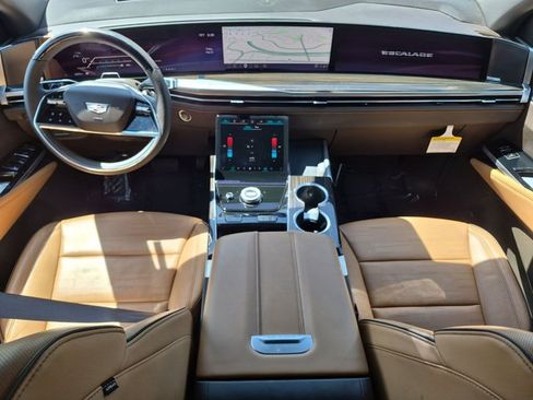 Used 2025 Cadillac Escalade Premium Luxury AWD/4WD image 19
